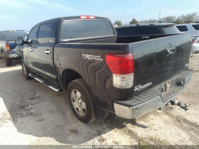 Photo 2 VIN: 5TFHW5F15DX303769 - TOYOTA TUNDRA 4WD TRUCK 