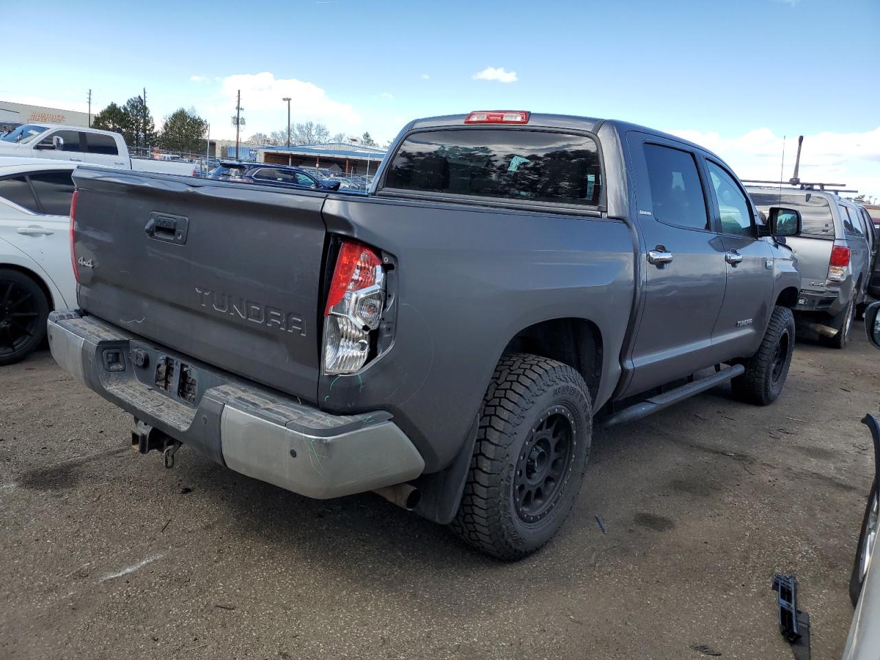 Photo 2 VIN: 5TFHW5F16EX377333 - TOYOTA TUNDRA 