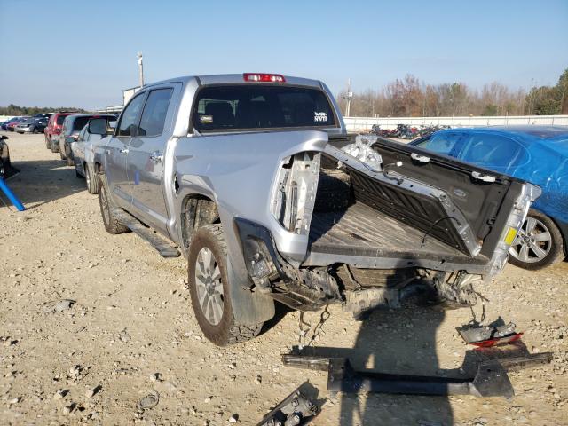 Photo 2 VIN: 5TFHW5F16JX698587 - TOYOTA TUNDRA CRE 