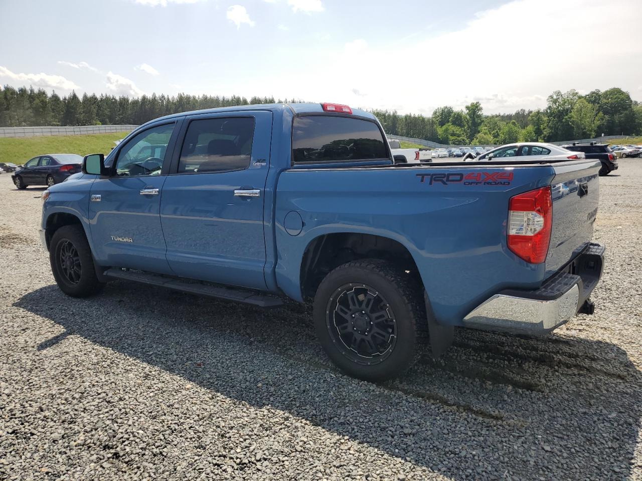 Photo 1 VIN: 5TFHW5F16JX747352 - TOYOTA TUNDRA 