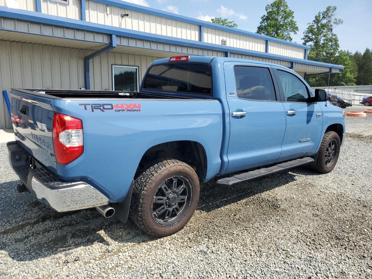 Photo 2 VIN: 5TFHW5F16JX747352 - TOYOTA TUNDRA 