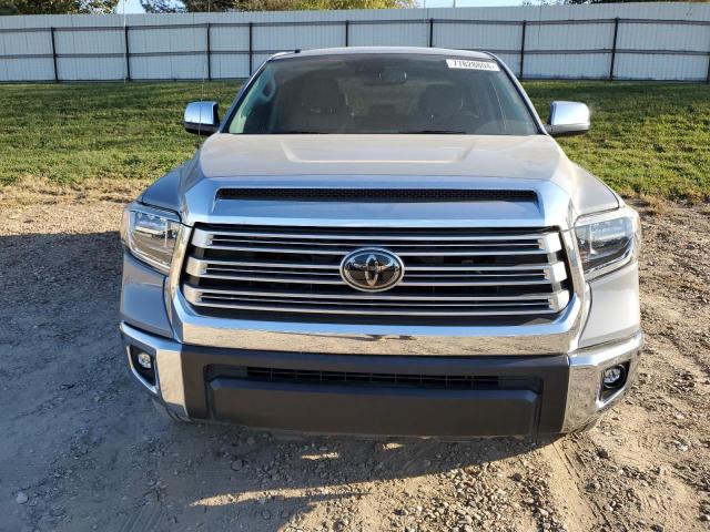 Photo 4 VIN: 5TFHW5F16JX777242 - TOYOTA TUNDRA CRE 