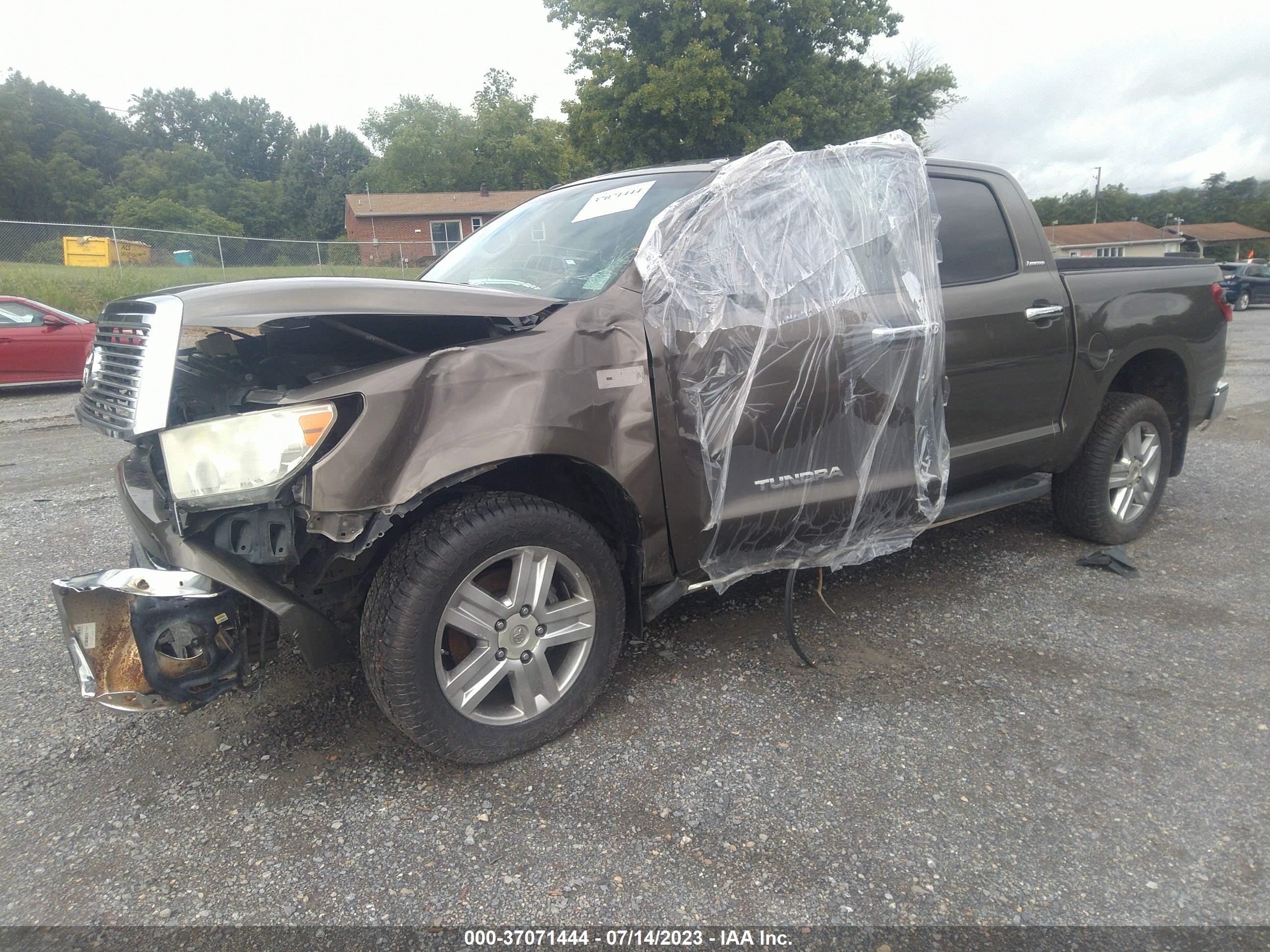 Photo 2 VIN: 5TFHW5F17AX100765 - TOYOTA TUNDRA 