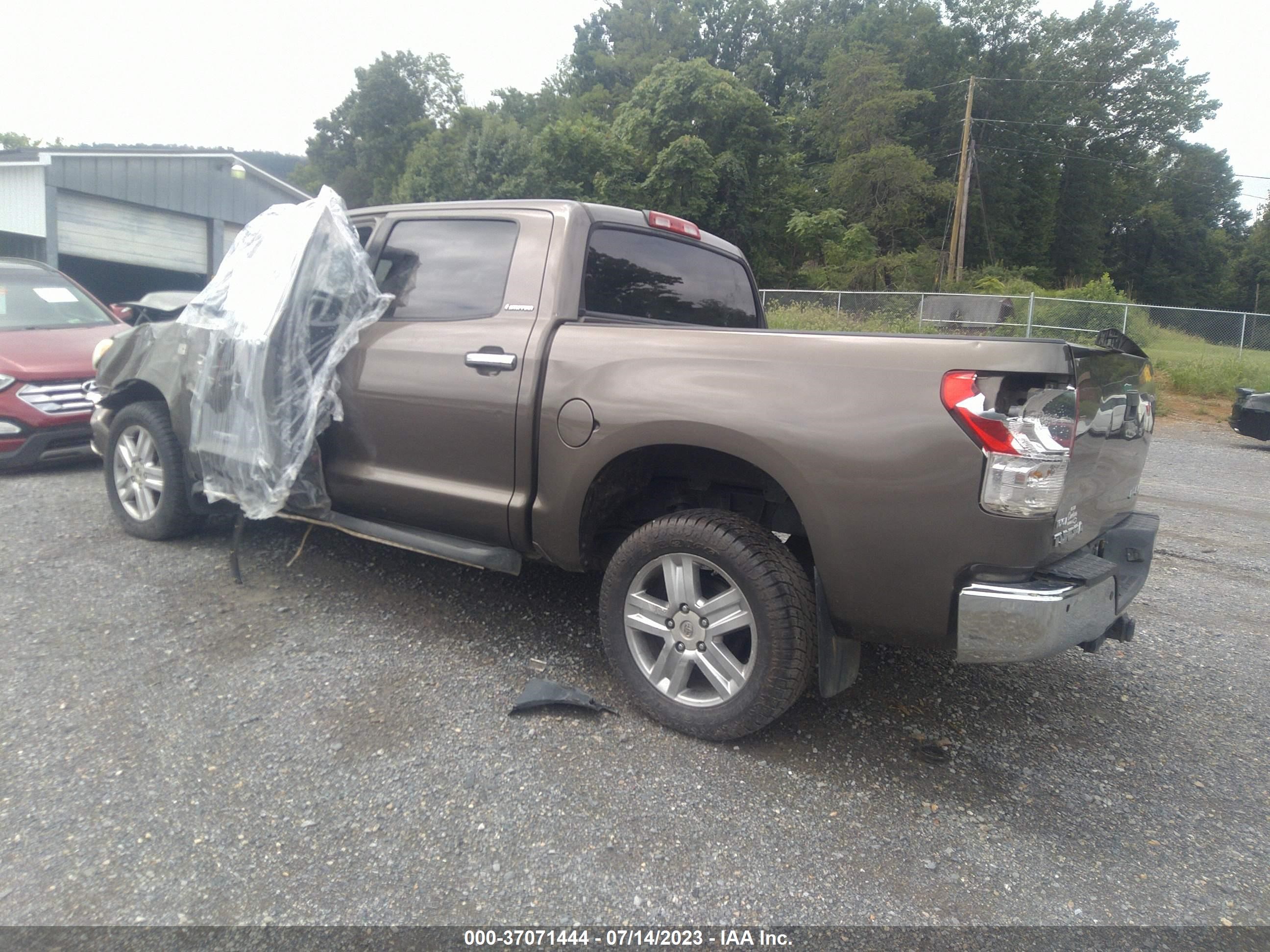 Photo 3 VIN: 5TFHW5F17AX100765 - TOYOTA TUNDRA 