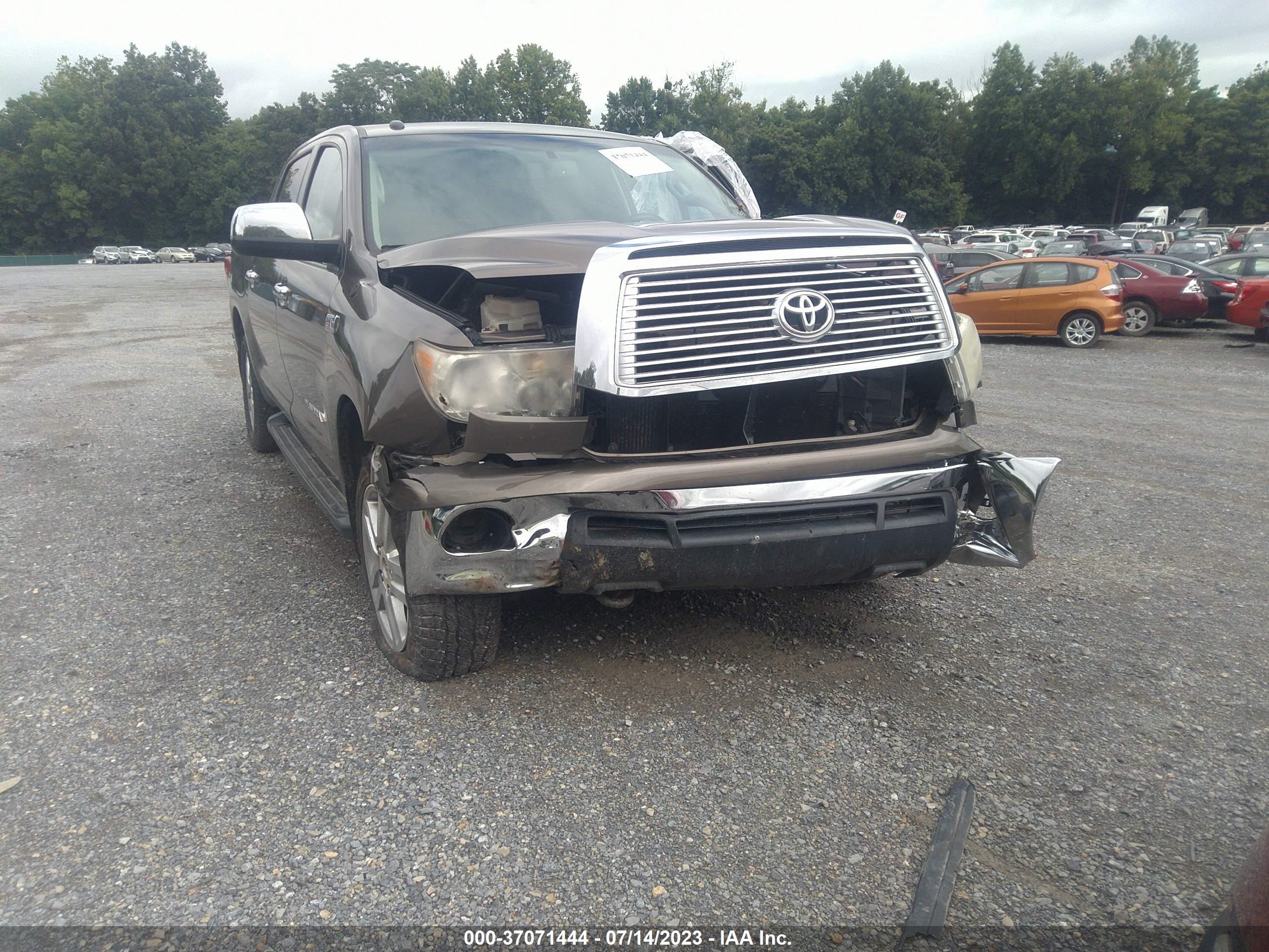 Photo 6 VIN: 5TFHW5F17AX100765 - TOYOTA TUNDRA 