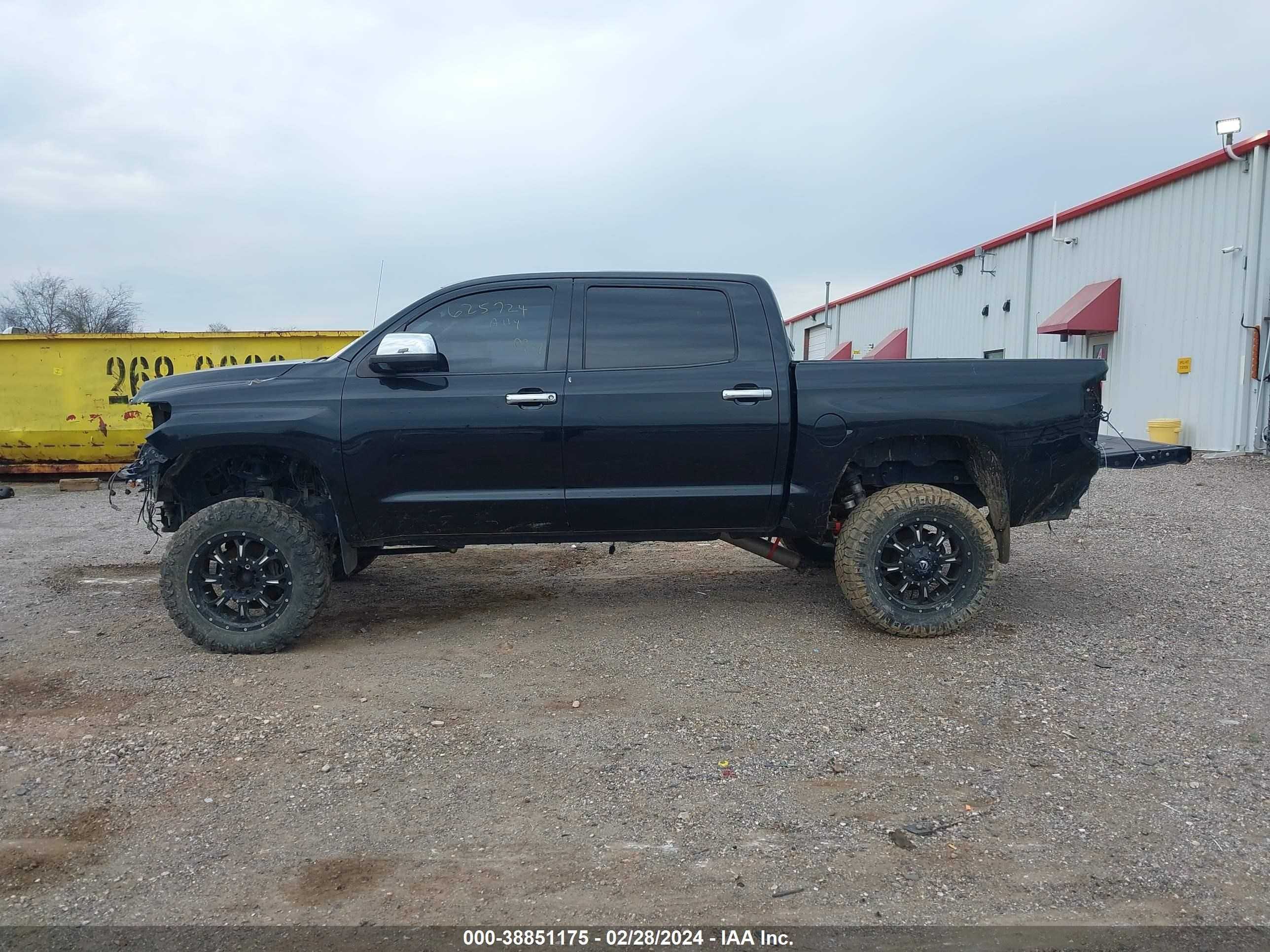 Photo 12 VIN: 5TFHW5F17HX625724 - TOYOTA TUNDRA 