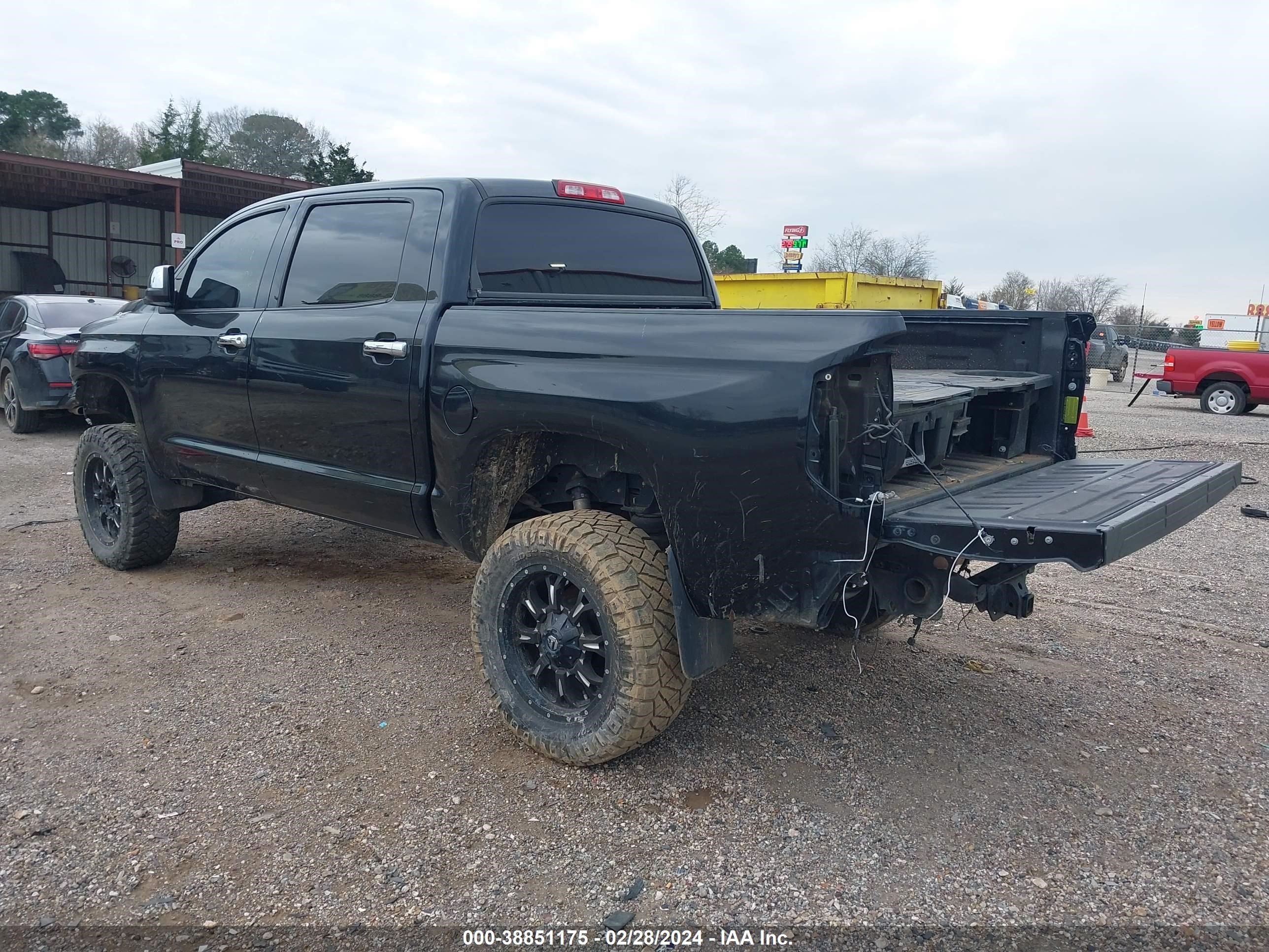 Photo 2 VIN: 5TFHW5F17HX625724 - TOYOTA TUNDRA 