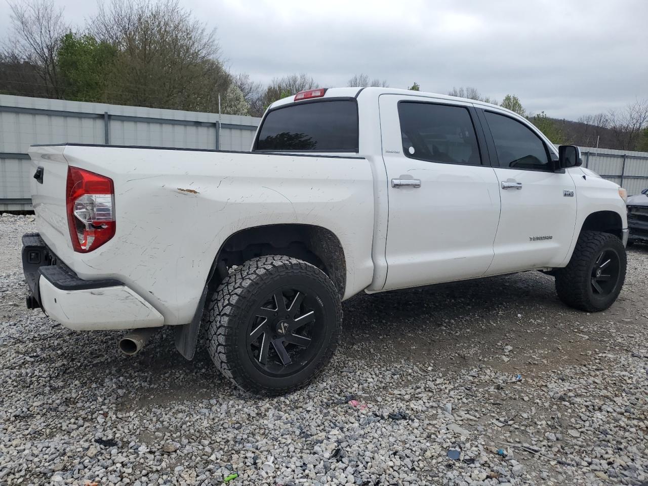 Photo 2 VIN: 5TFHW5F18FX483736 - TOYOTA TUNDRA 