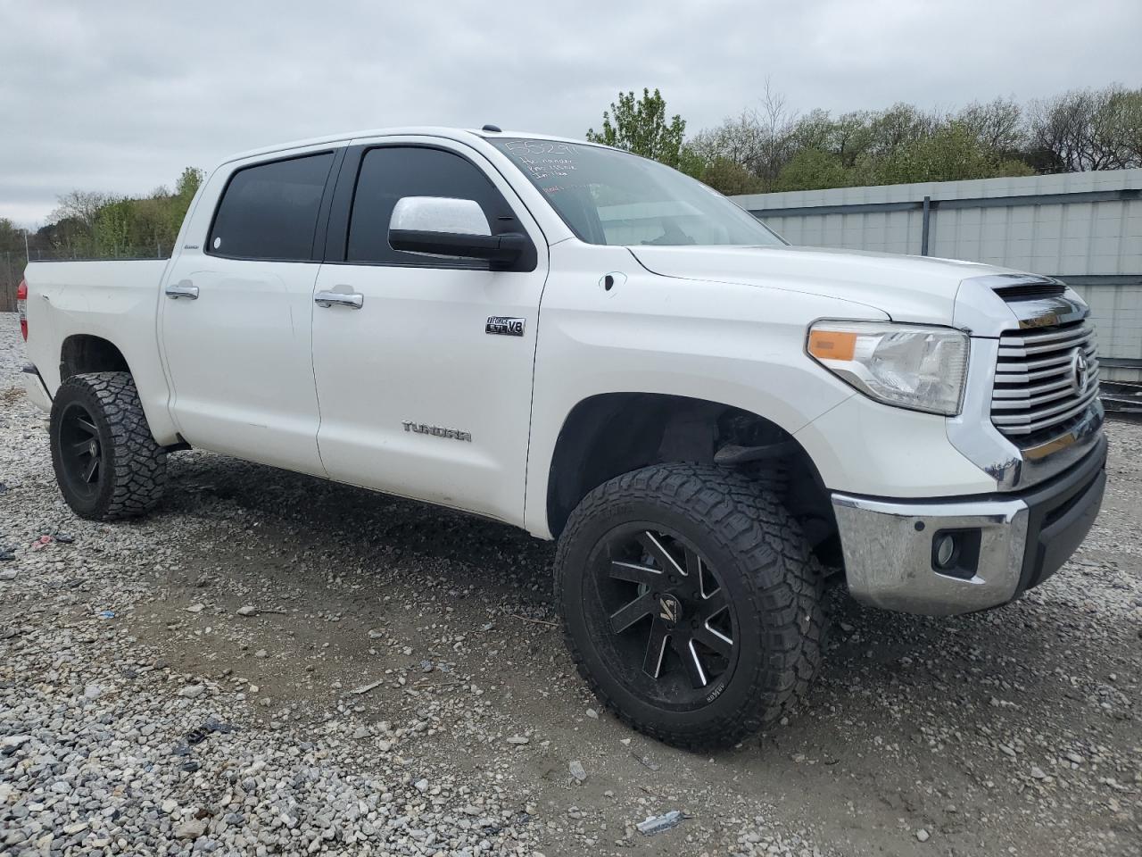 Photo 3 VIN: 5TFHW5F18FX483736 - TOYOTA TUNDRA 