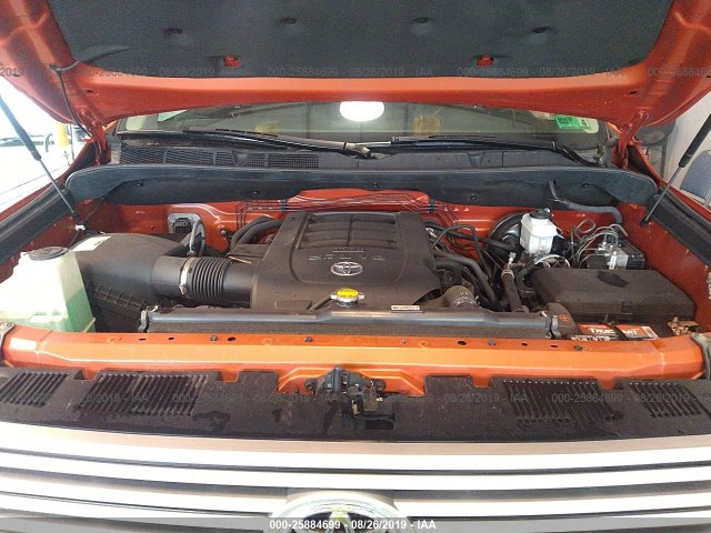 Photo 9 VIN: 5TFHW5F18GX511715 - TOYOTA TUNDRA 4WD TRUCK 