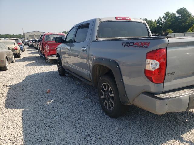 Photo 2 VIN: 5TFHW5F1XJX766731 - TOYOTA TUNDRA CRE 