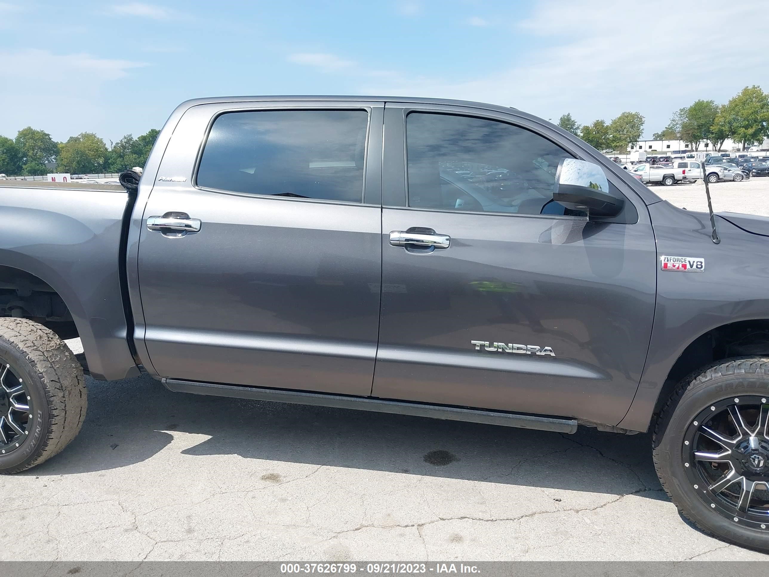 Photo 12 VIN: 5TFHY5F10CX253386 - TOYOTA TUNDRA 