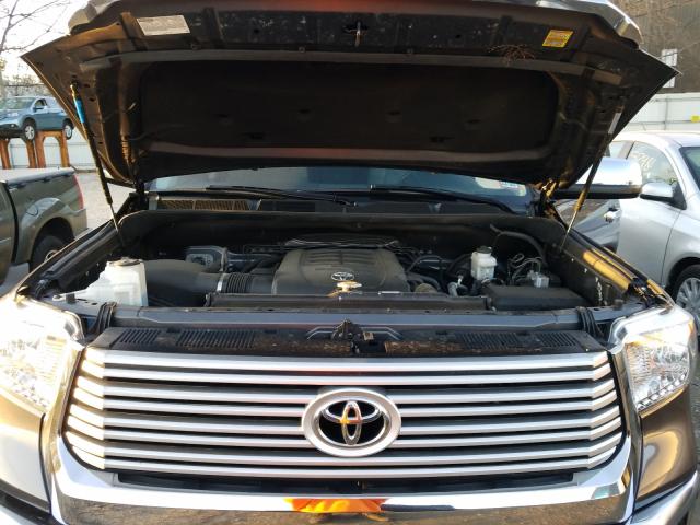 Photo 6 VIN: 5TFHY5F10GX547652 - TOYOTA TUNDRA CRE 