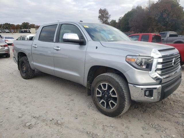 Photo 3 VIN: 5TFHY5F10JX680144 - TOYOTA TUNDRA 