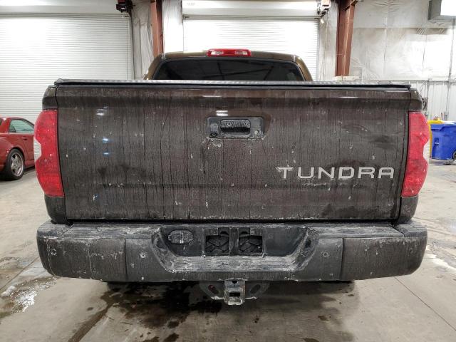 Photo 5 VIN: 5TFHY5F10KX797708 - TOYOTA TUNDRA CRE 