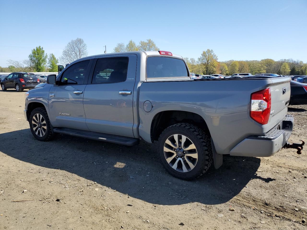 Photo 1 VIN: 5TFHY5F10KX844736 - TOYOTA TUNDRA CRE 