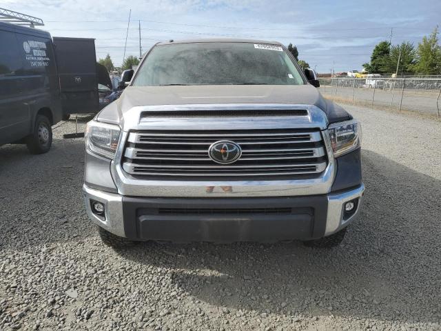 Photo 4 VIN: 5TFHY5F11JX766417 - TOYOTA TUNDRA CRE 