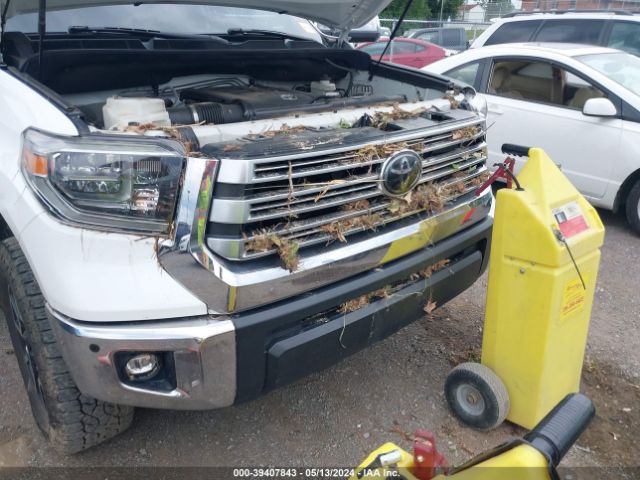 Photo 5 VIN: 5TFHY5F11JX771729 - TOYOTA TUNDRA 