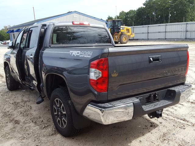 Photo 2 VIN: 5TFHY5F11KX864946 - TOYOTA TUNDRA CRE 