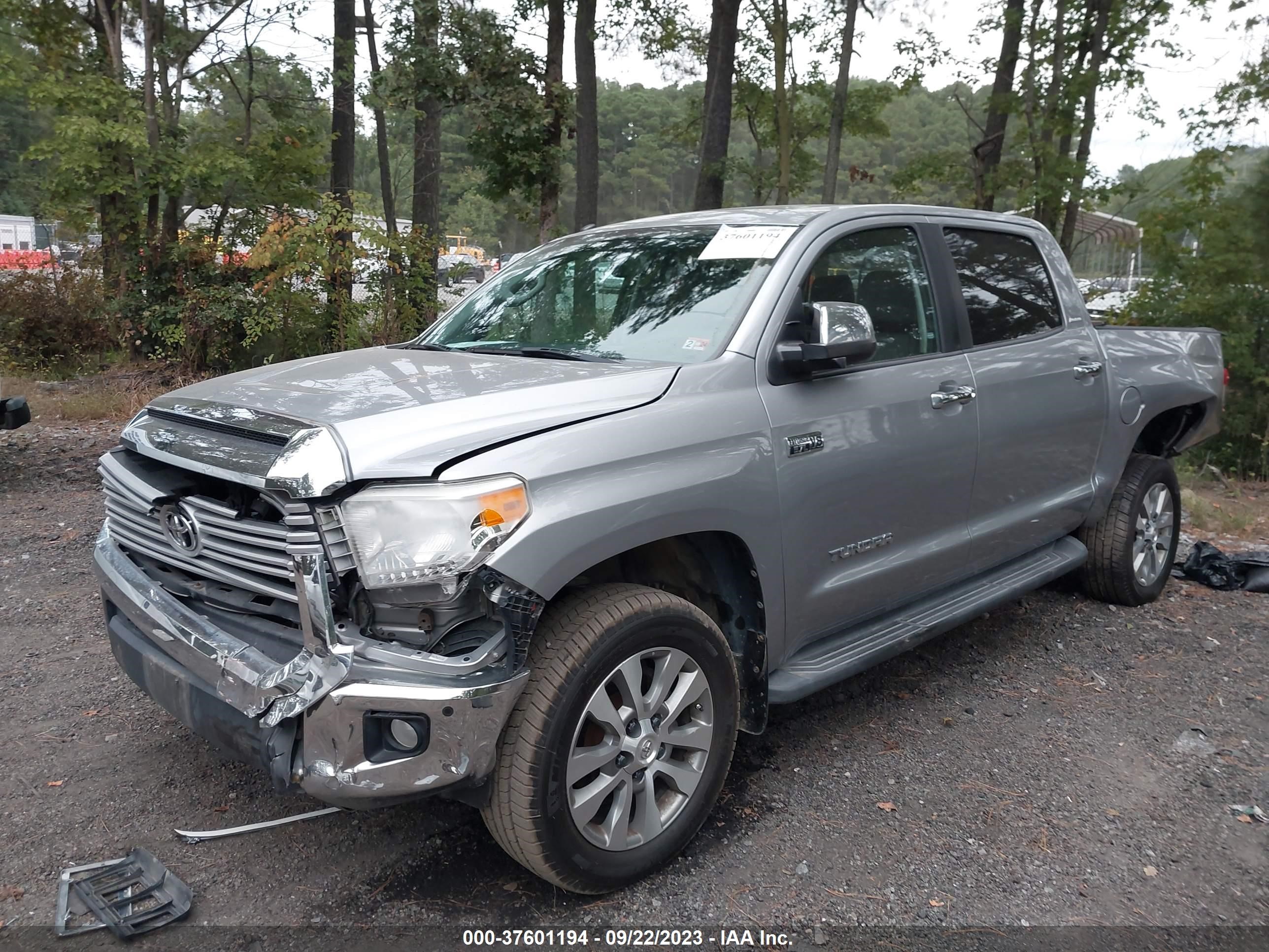 Photo 1 VIN: 5TFHY5F12GX501725 - TOYOTA TUNDRA 