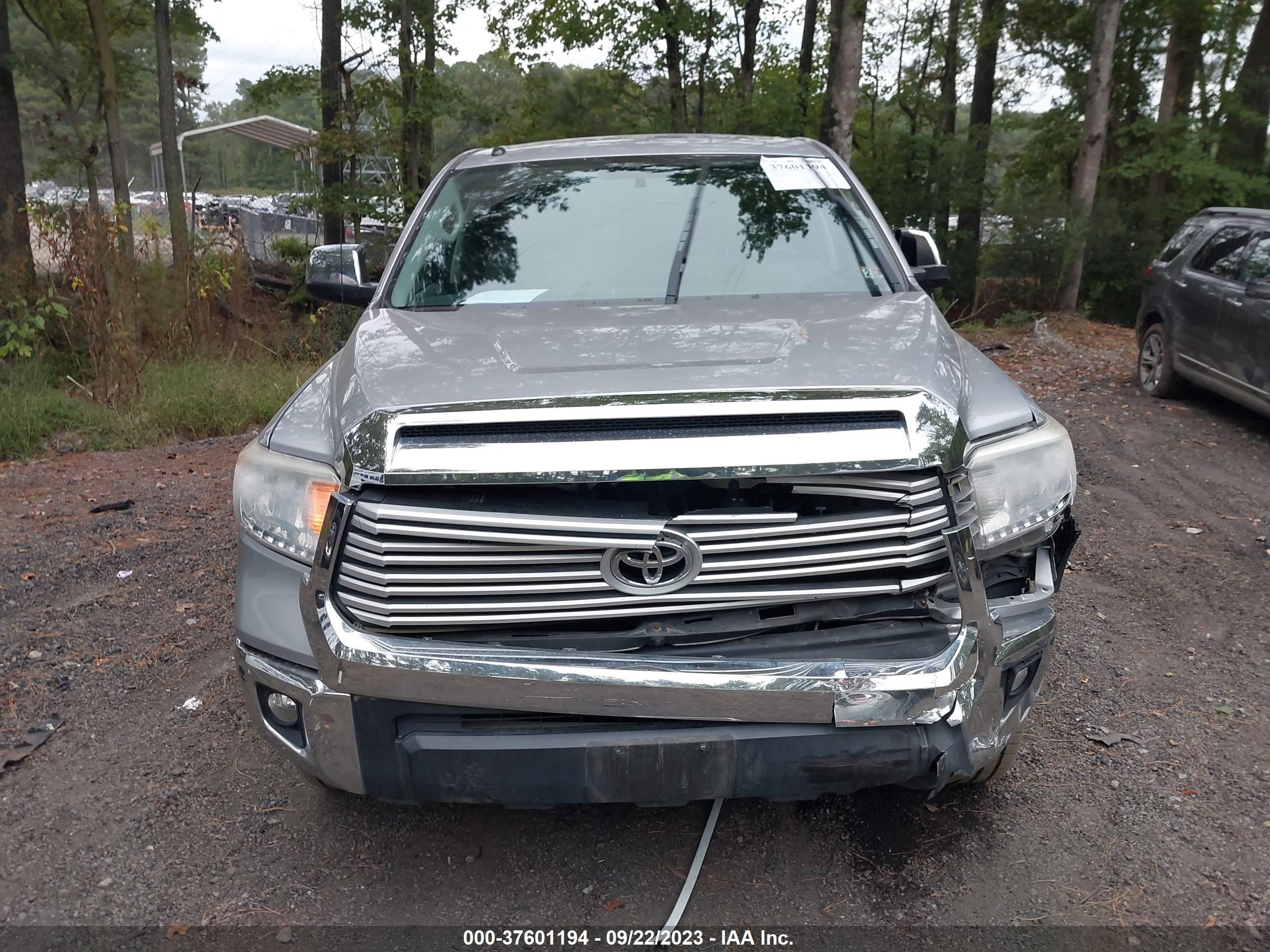 Photo 11 VIN: 5TFHY5F12GX501725 - TOYOTA TUNDRA 