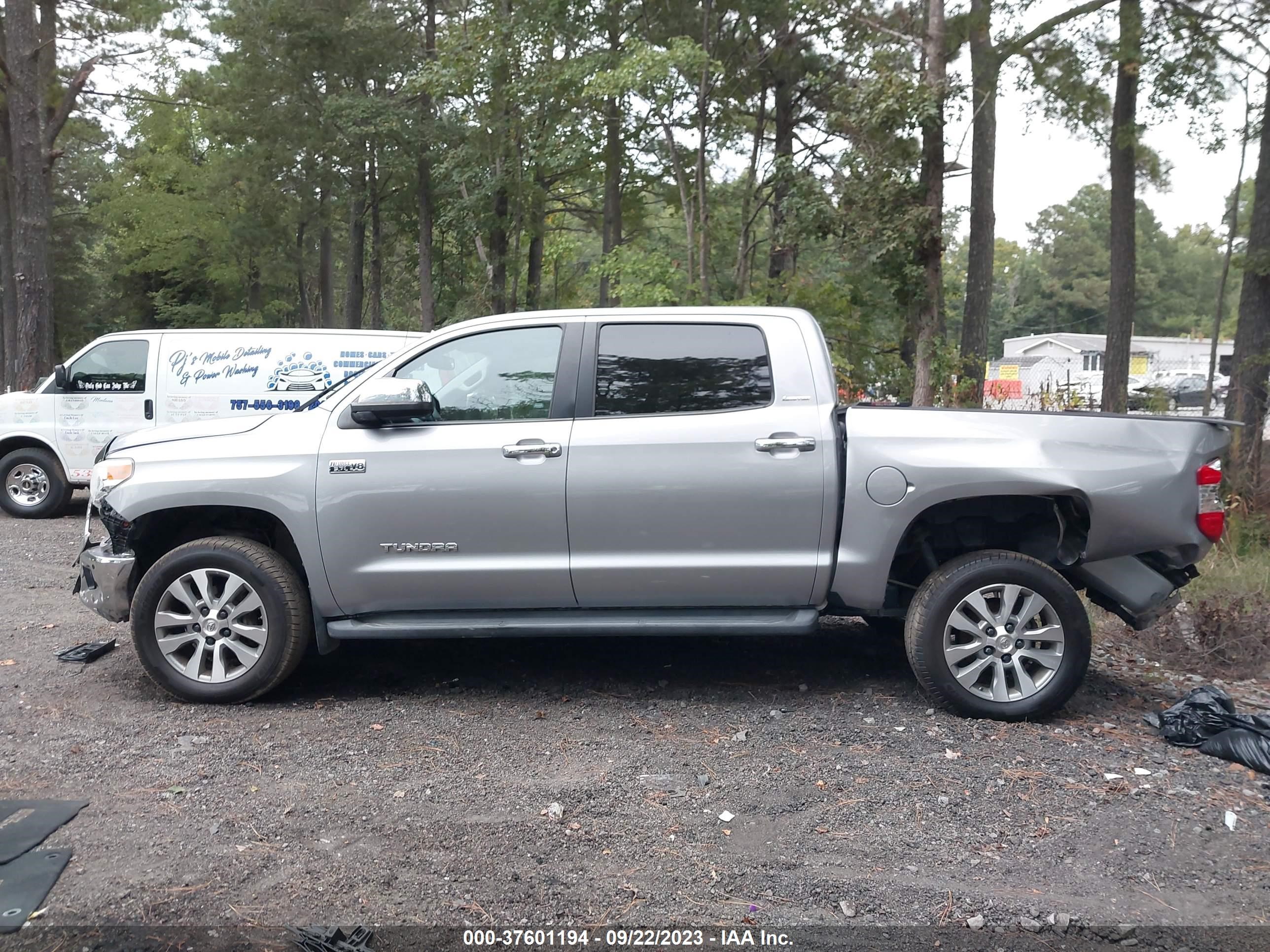 Photo 13 VIN: 5TFHY5F12GX501725 - TOYOTA TUNDRA 