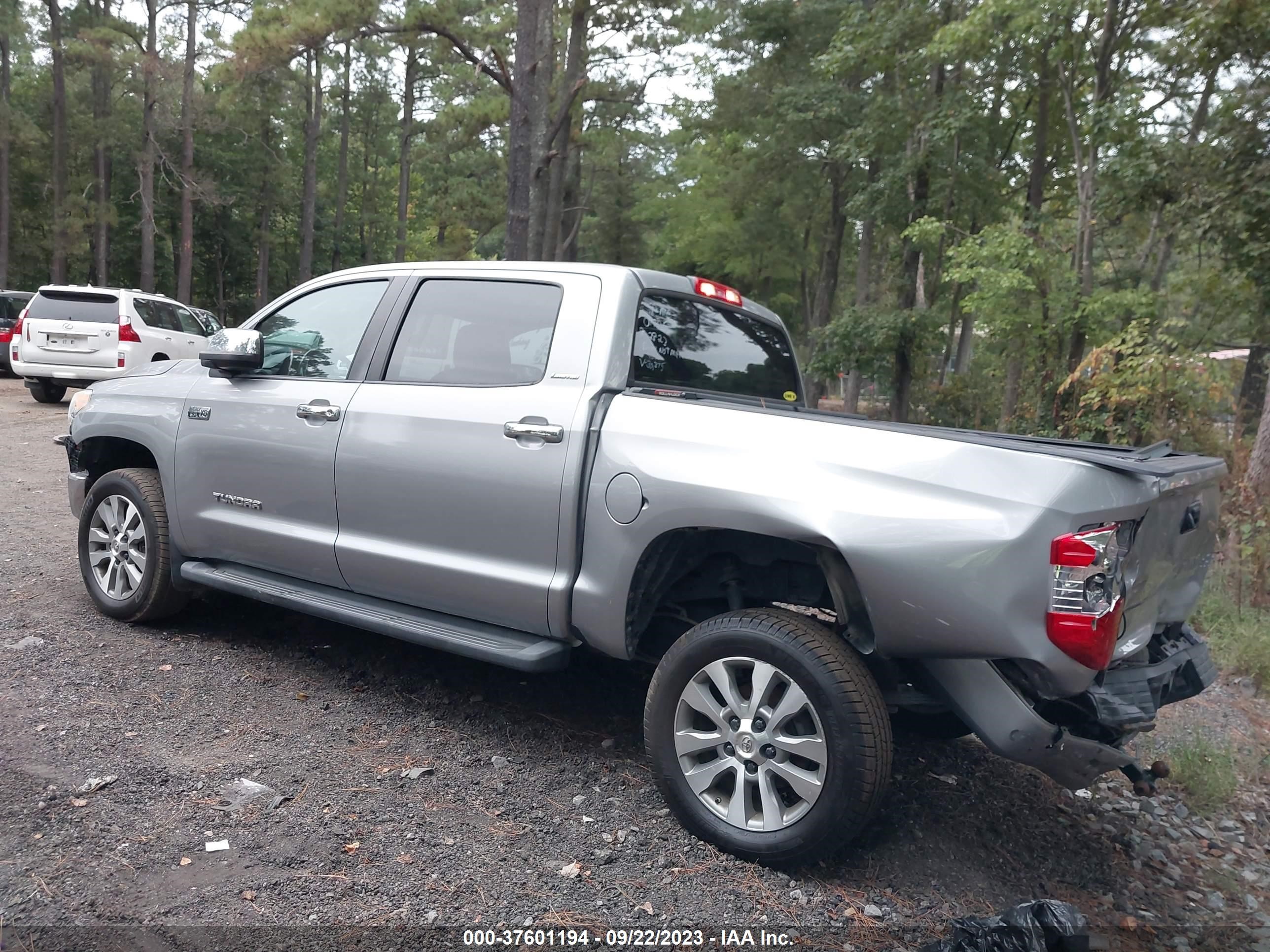 Photo 2 VIN: 5TFHY5F12GX501725 - TOYOTA TUNDRA 