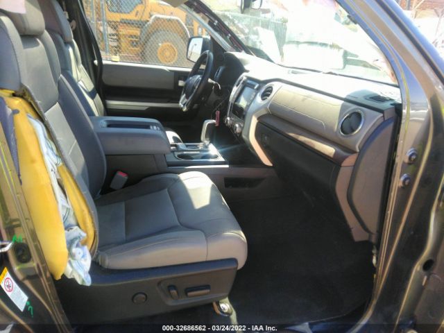 Photo 4 VIN: 5TFHY5F12JX760500 - TOYOTA TUNDRA 4WD 