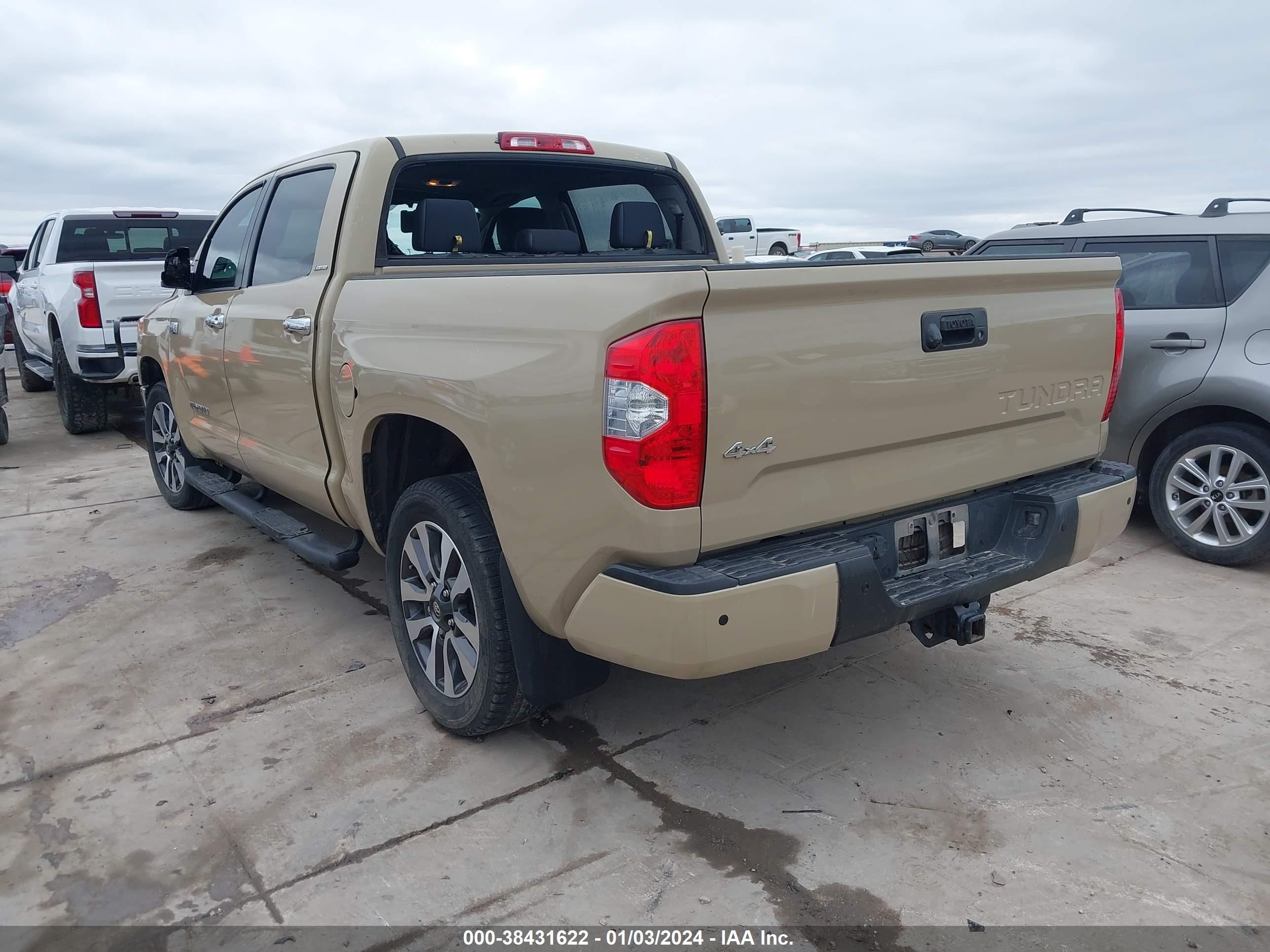 Photo 2 VIN: 5TFHY5F12KX821295 - TOYOTA TUNDRA 