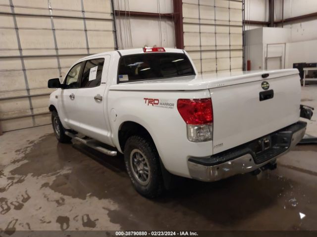 Photo 2 VIN: 5TFHY5F13DX297609 - TOYOTA TUNDRA 