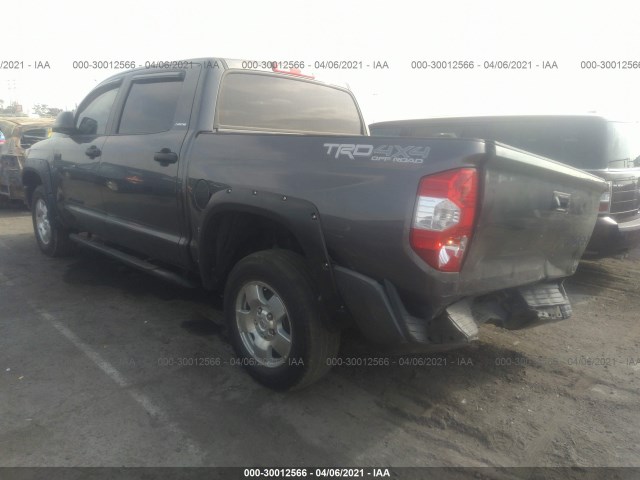 Photo 2 VIN: 5TFHY5F13GX523281 - TOYOTA TUNDRA 4WD TRUCK 