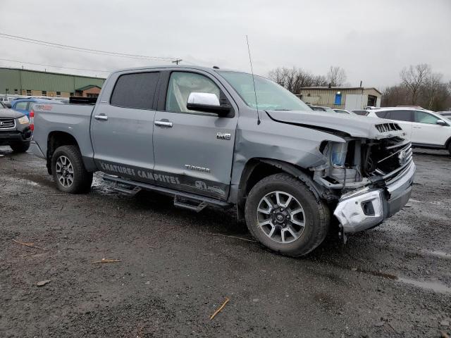 Photo 3 VIN: 5TFHY5F13JX734813 - TOYOTA TUNDRA CRE 