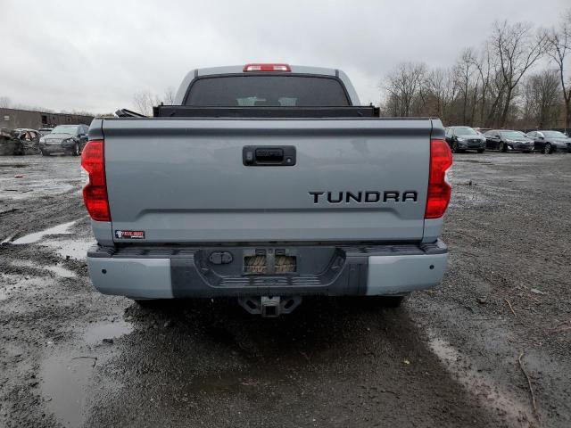 Photo 5 VIN: 5TFHY5F13JX734813 - TOYOTA TUNDRA CRE 