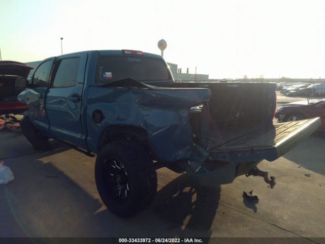 Photo 2 VIN: 5TFHY5F14KX795640 - TOYOTA TUNDRA 4WD 