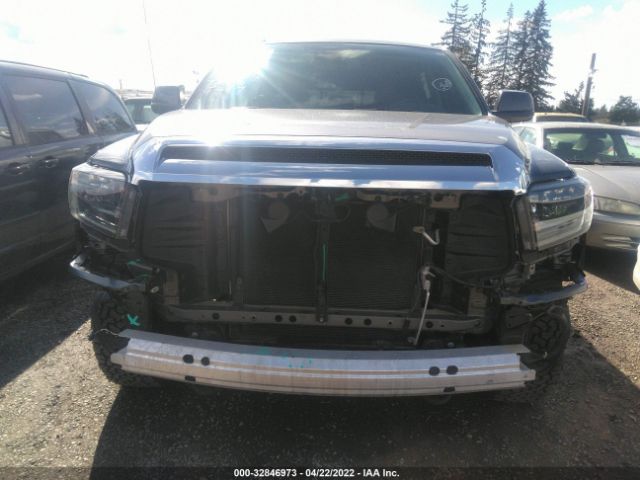 Photo 5 VIN: 5TFHY5F14KX843041 - TOYOTA TUNDRA 4WD 