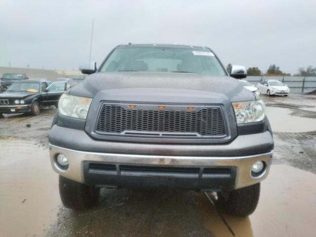 Photo 4 VIN: 5TFHY5F15BX187125 - TOYOTA TUNDRA CRE 