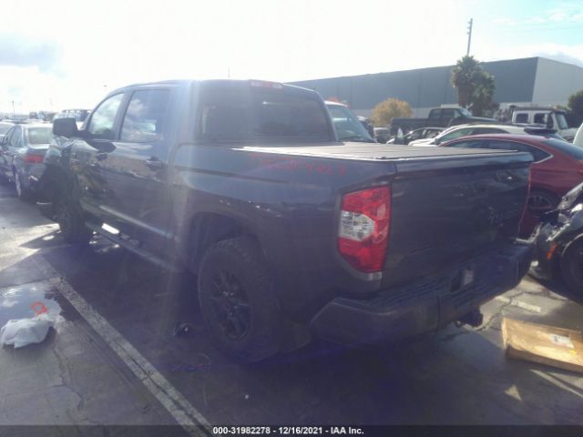 Photo 2 VIN: 5TFHY5F15HX618779 - TOYOTA TUNDRA 4WD 