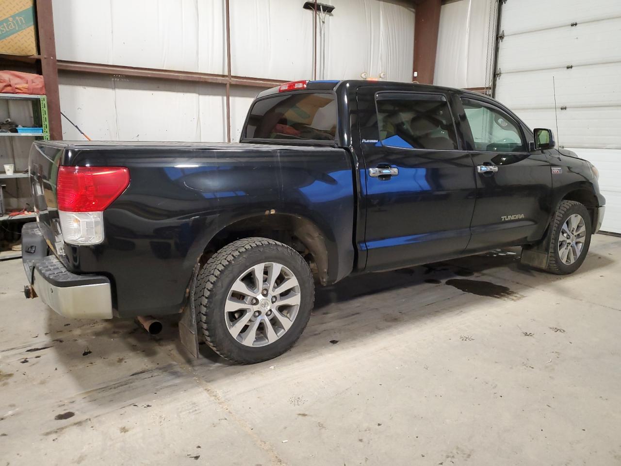 Photo 2 VIN: 5TFHY5F16BX183455 - TOYOTA TUNDRA 