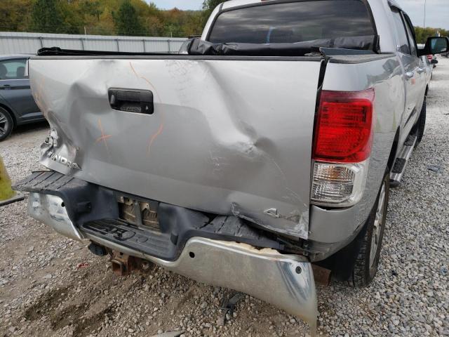 Photo 3 VIN: 5TFHY5F16CX252081 - TOYOTA TUNDRA CRE 