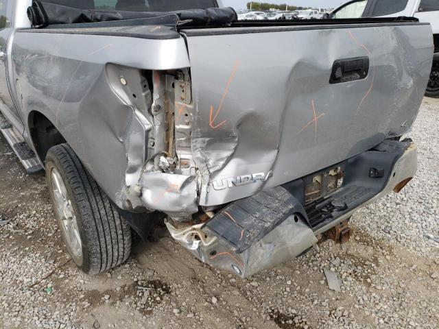 Photo 8 VIN: 5TFHY5F16CX252081 - TOYOTA TUNDRA CRE 