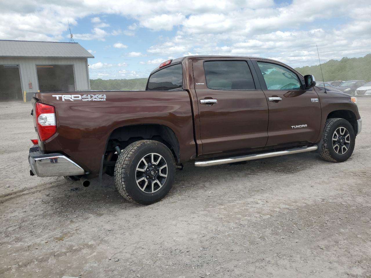 Photo 2 VIN: 5TFHY5F16EX335724 - TOYOTA TUNDRA 