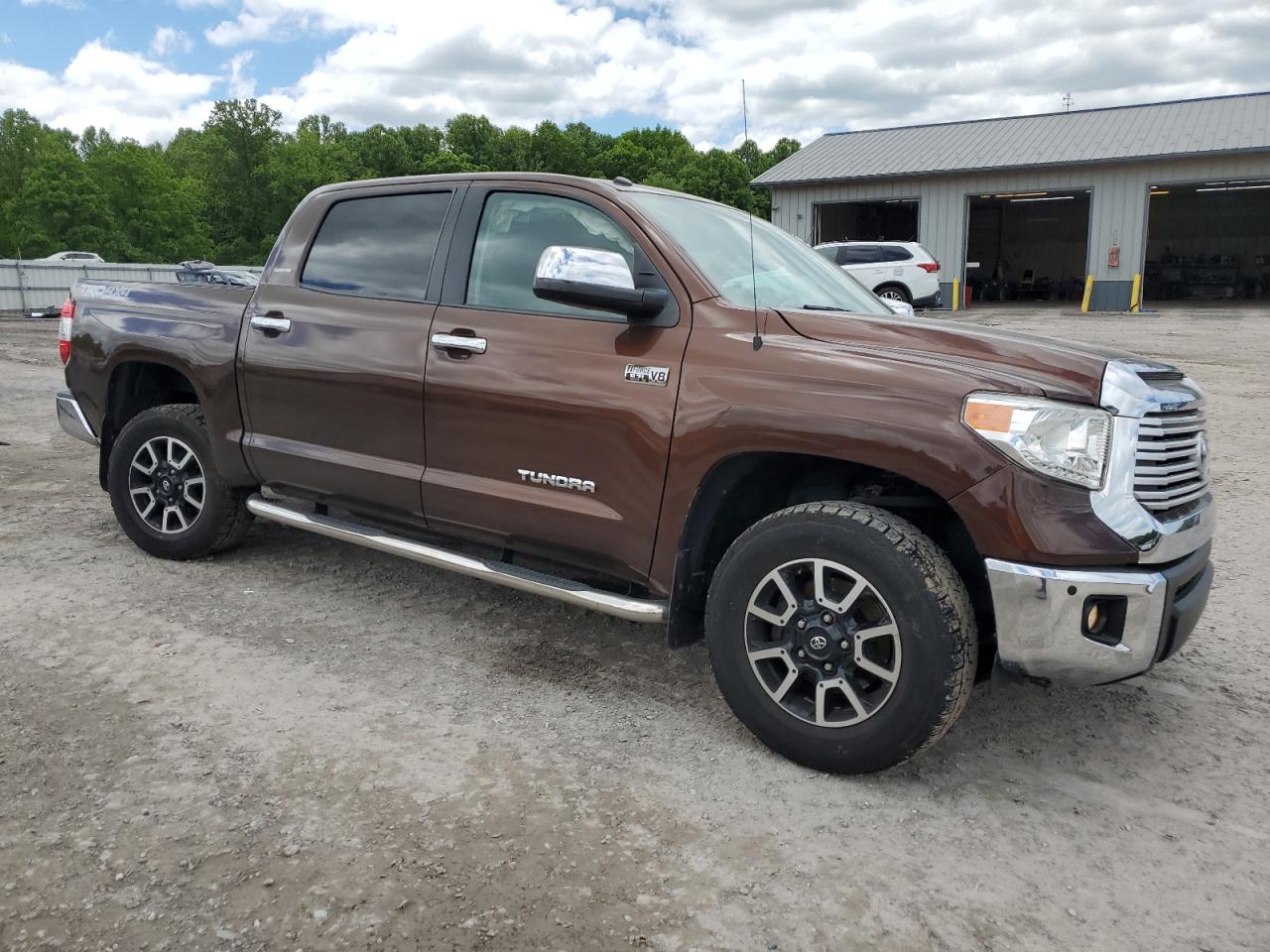 Photo 3 VIN: 5TFHY5F16EX335724 - TOYOTA TUNDRA 