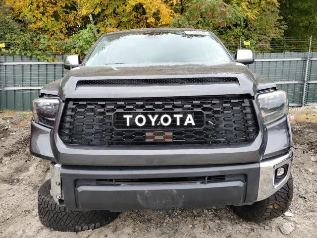 Photo 4 VIN: 5TFHY5F16KX807741 - TOYOTA TUNDRA CRE 