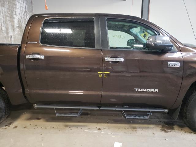 Photo 8 VIN: 5TFHY5F16KX843056 - TOYOTA TUNDRA CRE 