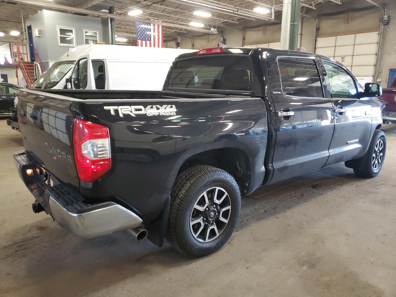 Photo 2 VIN: 5TFHY5F16MX997298 - TOYOTA TUNDRA 