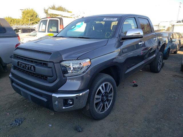 Photo 1 VIN: 5TFHY5F17JX683588 - TOYOTA TUNDRA CRE 