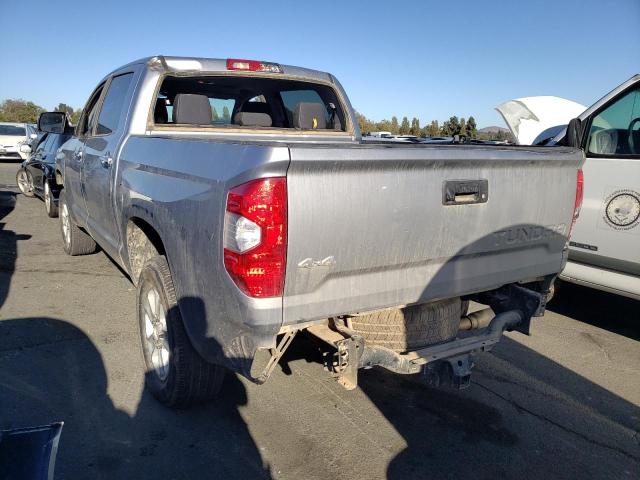 Photo 2 VIN: 5TFHY5F17JX754403 - TOYOTA TUNDRA CRE 