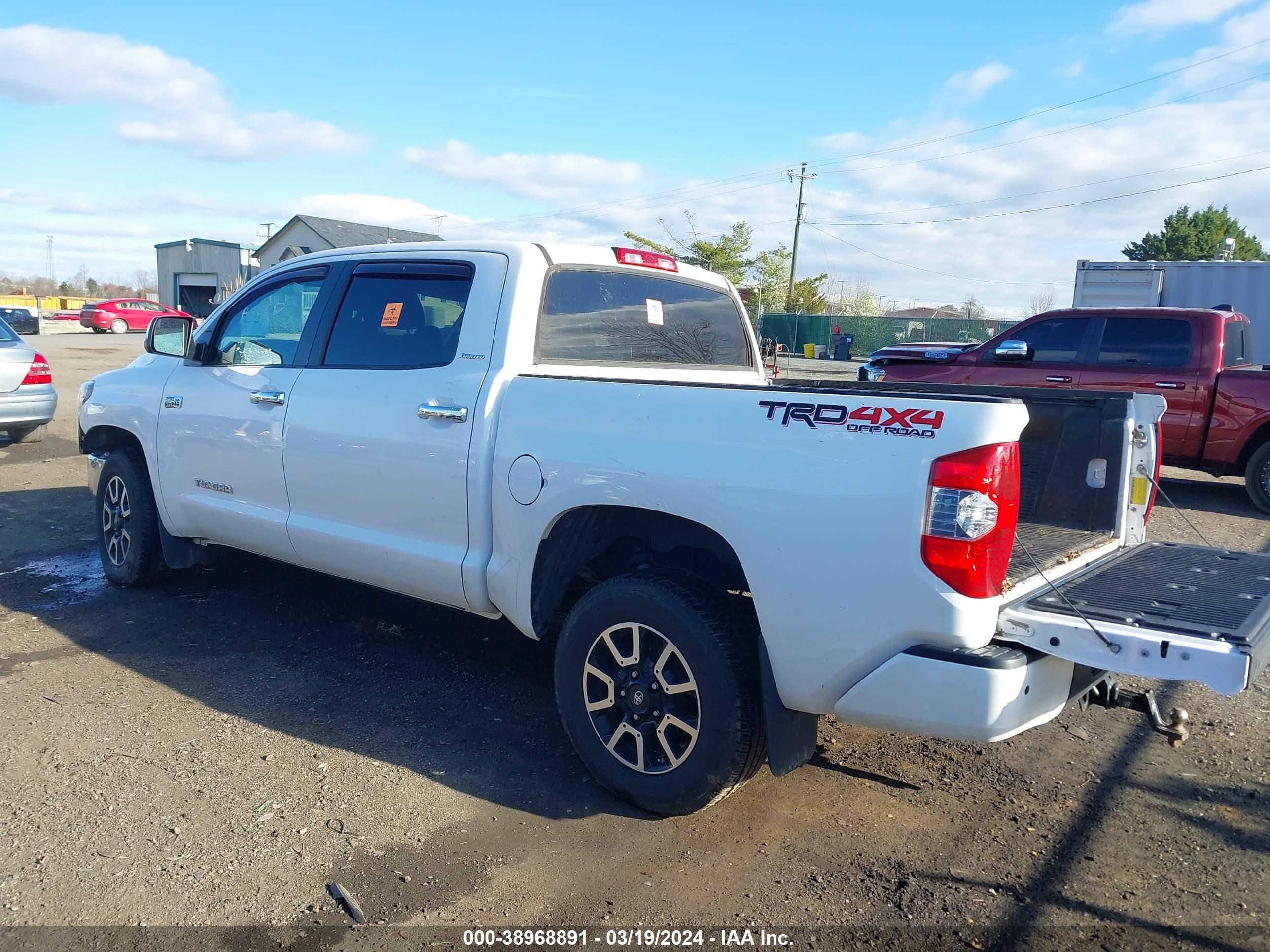 Photo 2 VIN: 5TFHY5F18KX802749 - TOYOTA TUNDRA 