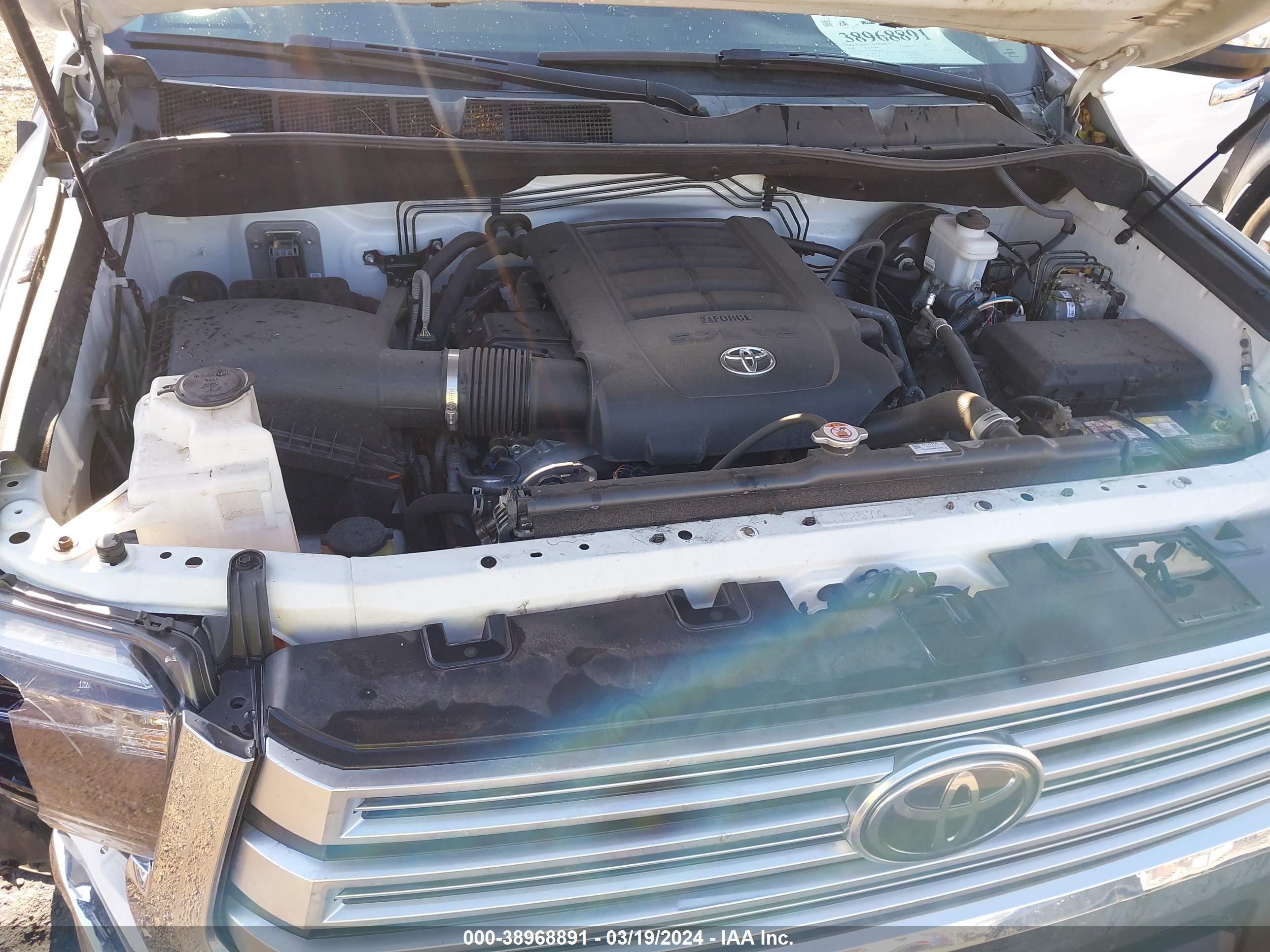 Photo 9 VIN: 5TFHY5F18KX802749 - TOYOTA TUNDRA 