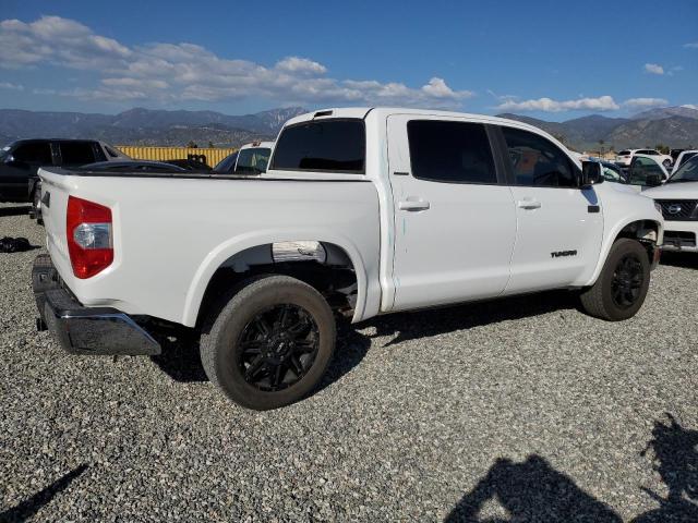 Photo 2 VIN: 5TFHY5F18KX823536 - TOYOTA TUNDRA CRE 